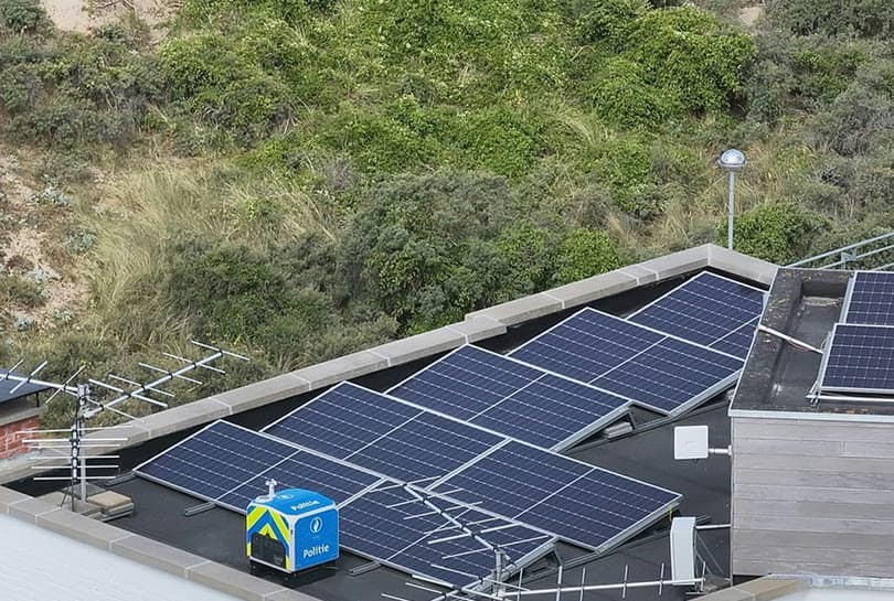 A Secura dock on the roof of a PZ Westkust police building, beside the dunes